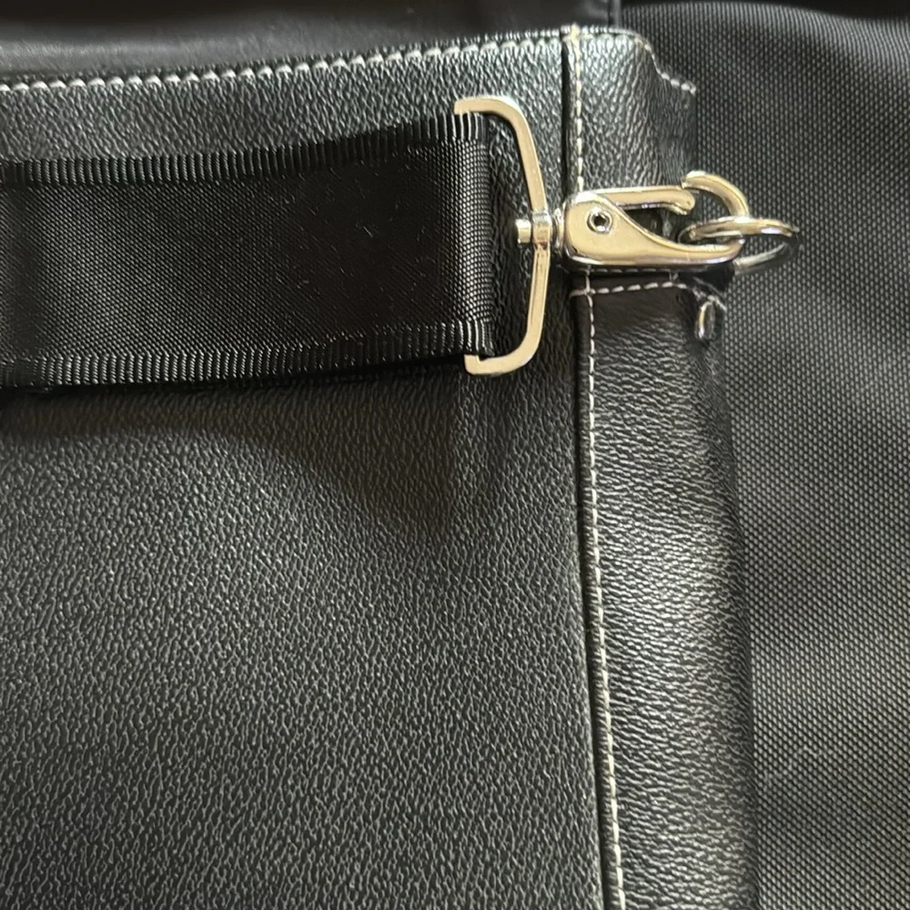 Black Ed Hardy satchel /Messenger bag. Excellent condition.!